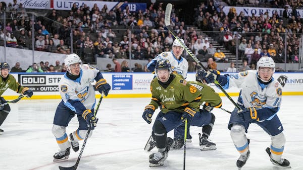 Strong Walleye offense leads Toledo to sweep in Norfolk