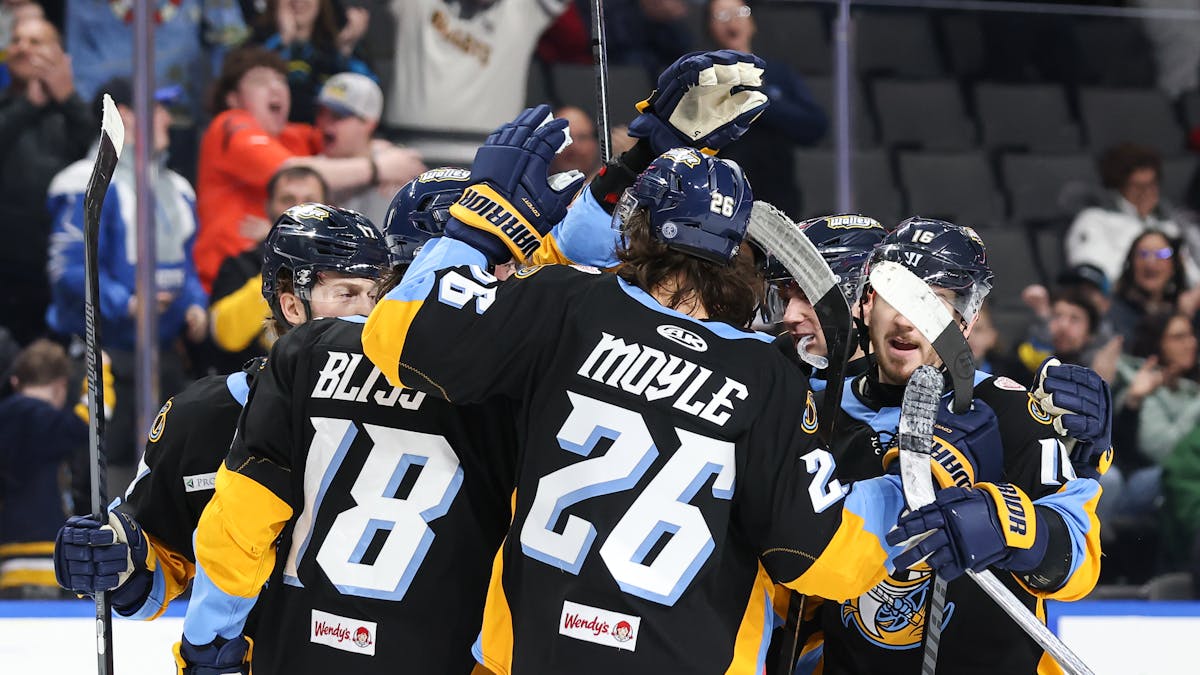 Bliss gets game winner as Toledo splits series with Iowa