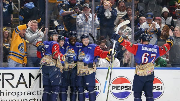 Craggs tallies 5 points in dominant win against Bloomington